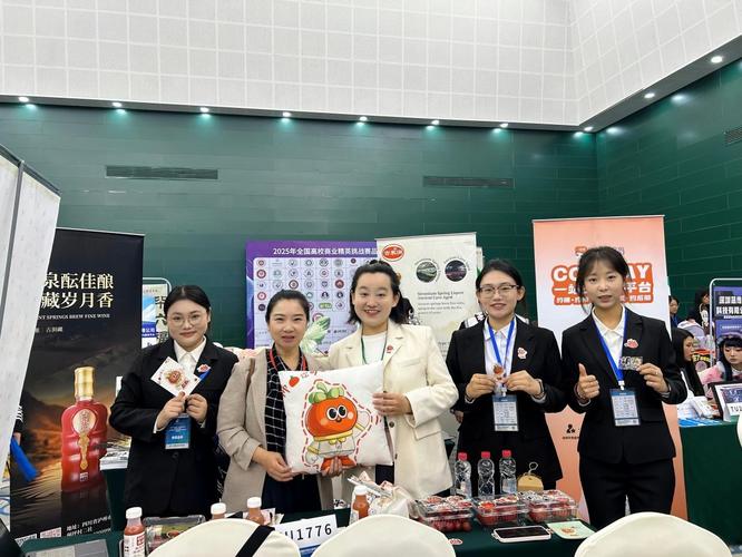 工商管理学院在全国高校商业精英挑战赛品牌策划竞赛中刷新历史佳绩，双位获奖点亮品牌新时代